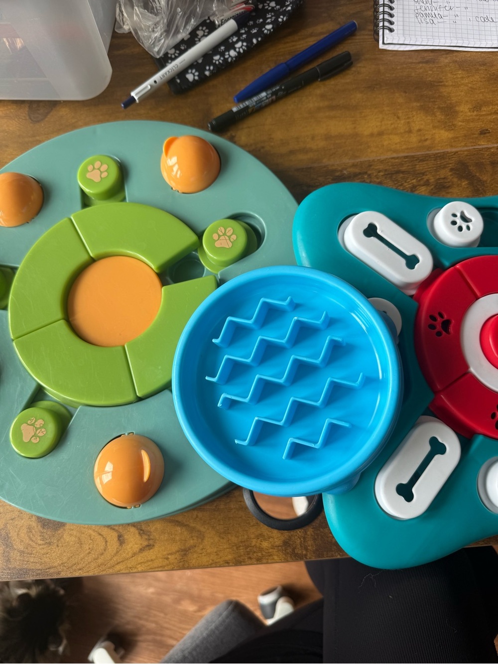 Set of 3 dog items - 2 puzzles & 1 small slow feeder